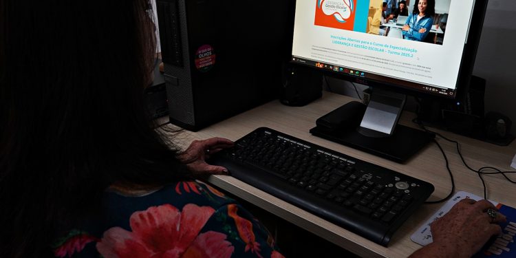 UFF oferece 30 vagas de pós-graduação a profissionais da rede municipal de Volta Redonda