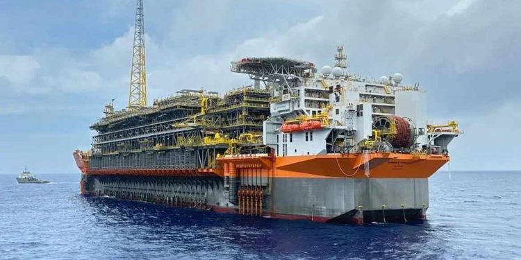 Petrobras identifica óleo de qualidade na Bacia de Santos