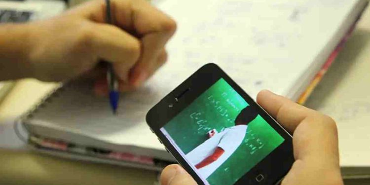 Nova política de ensino a distância define quais cursos deverão ser presenciais no Brasil
