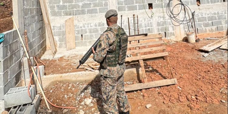 Polícia Ambiental identifica construção irregular em Angra dos Reis