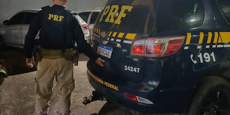PRF impede furto em torre de telefonia, em Piraí