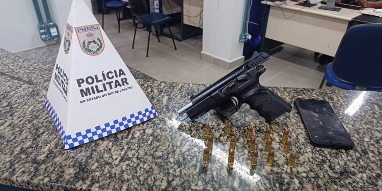 Suspeito é preso com pistola de calibre restrito em Resende