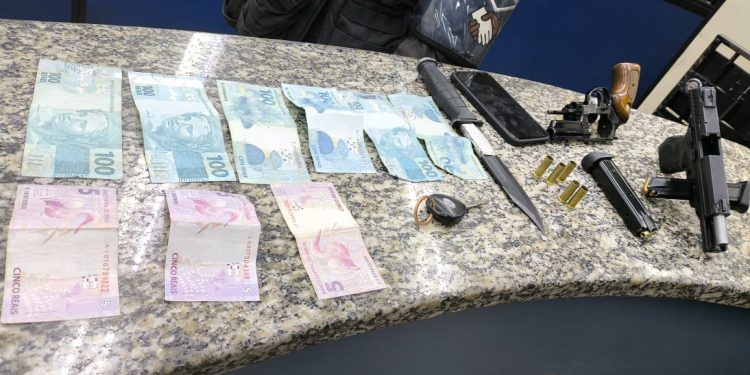 Militar é preso por porte ilegal de arma de uso restrito em Barra Mansa