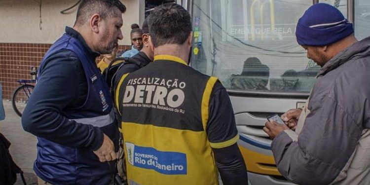 Prefeitura de Barra do Piraí e Detro-RJ fiscalizam transporte público intermunicipal