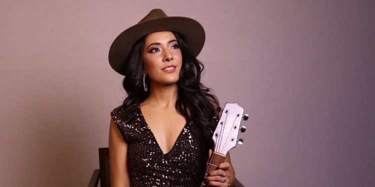 Cátia Valois leva o romantismo do sertanejo à Expo VR 2025