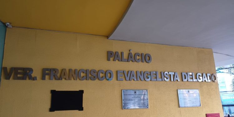 Câmara de Volta Redonda recebe projeto TCE-Presente