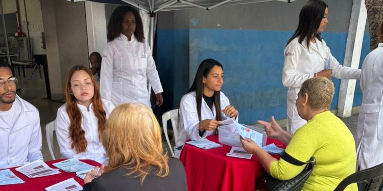 Alunos de Nutrição da Nova UBM promovem alimentação saudável