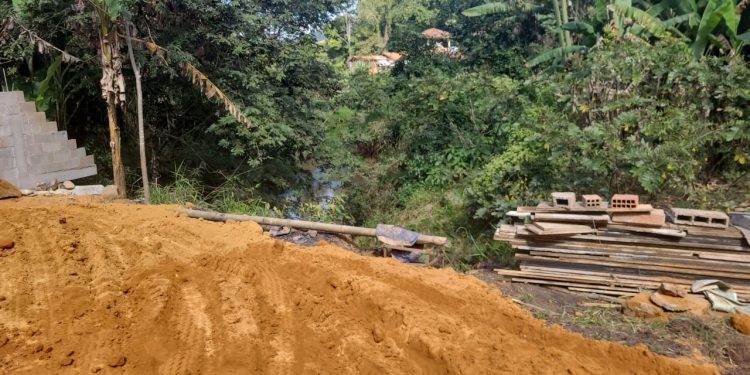 Crimes ambientais são registrados em área de preservação permanente de Valença