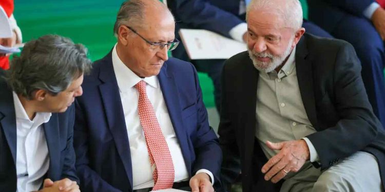 Governo visa reverter taxação dos EUA, segundo Alckmin