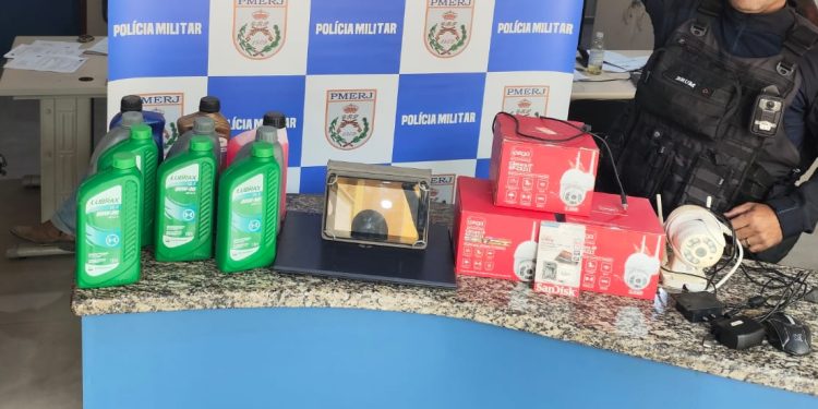 Homem é preso em flagrante após furtar loja no Centro de Piraí