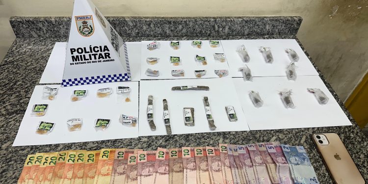 Adolescente é detido por tráfico de drogas em Barra do Piraí