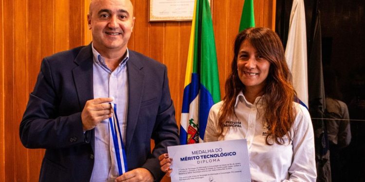 Prefeita Katia Miki oficializa adesão de Barra do Piraí ao sistema digital SEI