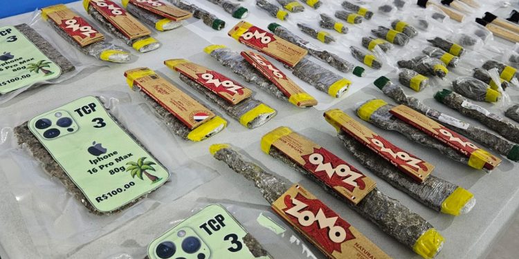 Homem é preso com grande quantidade de drogas no bairro Coqueiros, em Volta Redonda