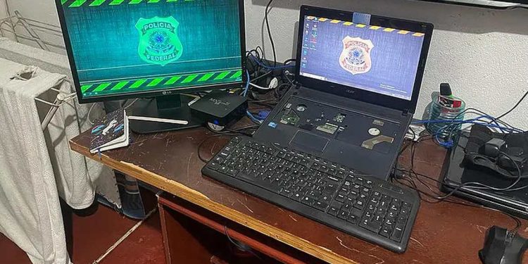 Polícia faz operação contra facções que controlam internet em favelas do Rio