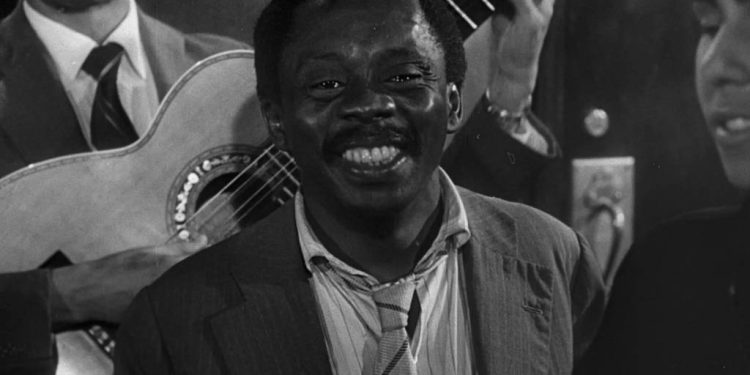 Resende celebra Dia dos Pais com exibição gratuita de documentário sobre o samba
