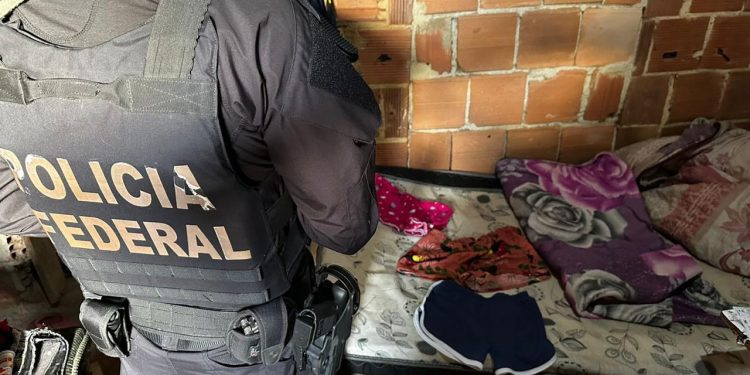 PF prende homem suspeito de produzir vídeos de abuso sexual infantil com a filha