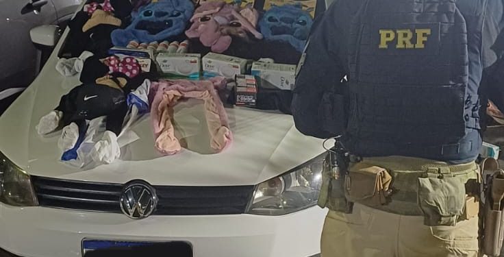 Trio é flagrado na Dutra com mercadorias furtadas de lojas em Resende