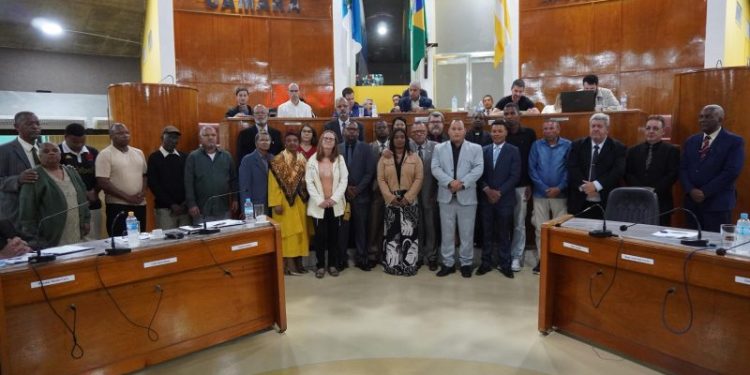 Rodrigo Duarte entrega Moção de Aplausos ao Conselho de Pastores de Volta Redonda