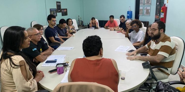 MEP de Volta Redonda apresenta proposta de apoio a cursinhos comunitários em reunião com vereadoras