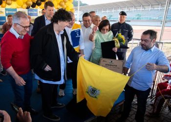 Volta Redonda fecha mês de aniversário com entrega de obras em bairros da cidade