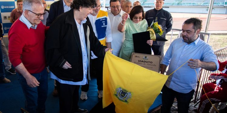 Volta Redonda fecha mês de aniversário com entrega de obras em bairros da cidade