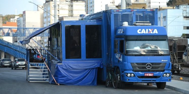 Barra Mansa recebe caminhão da Caixa para apoiar pequenos negócios