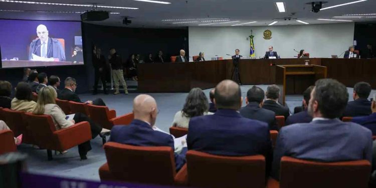STF retoma julgamento de Bolsonaro e aliados nesta terça-feira