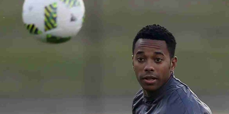 STJ decide que Robinho continuará preso no Brasil por estupro na Itália