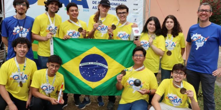 Brasil conquista 9 ouros e 1 prata na Olimpíada Latino-Americana de Astronomia e Astronáutica