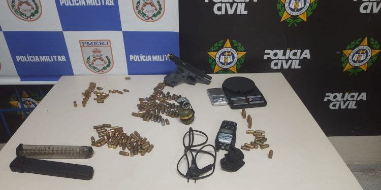 Suspeito de duplo homicídio é preso com pistola, granada e drogas em Barra Mansa