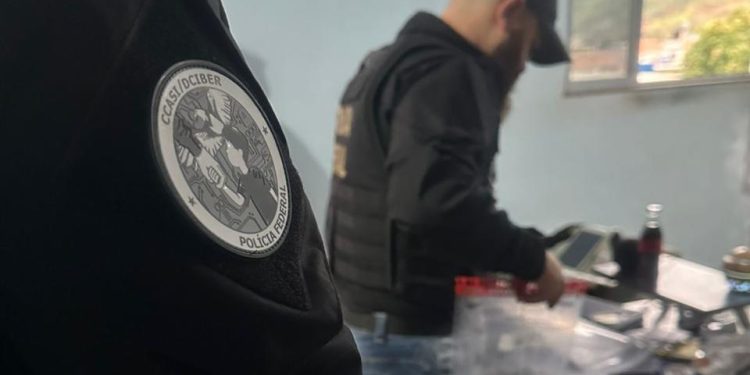 PF prende suspeito por armazenamento de abuso sexual infantil em Volta Redonda