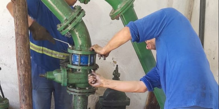 Saae Barra Mansa realiza manutenção em bomba principal que abastece o bairro Santa Rosa