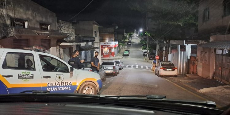 Homem é acusado de maus-tratos após cachorro morrer em Volta Redonda