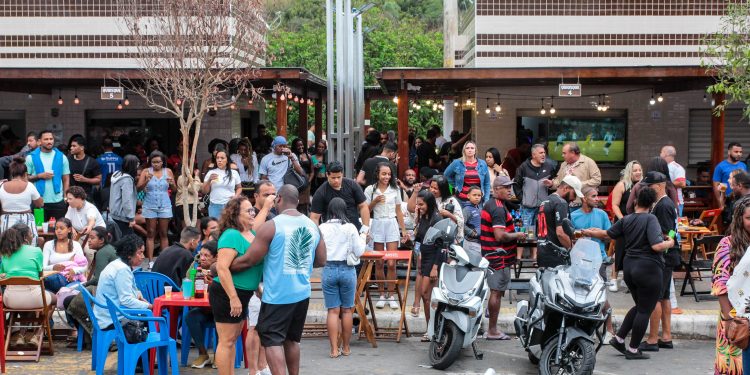 Projeto “Samba na Feira” anima Barra do Piraí e valoriza artistas locais