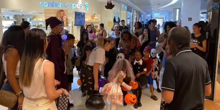 Sider Shopping promove Halloween com dança, concurso de fantasias e caça aos doces