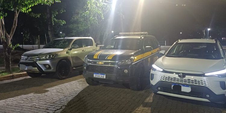 PRF e Polícia Civil recuperam veículos roubados na Dutra, em Barra Mansa