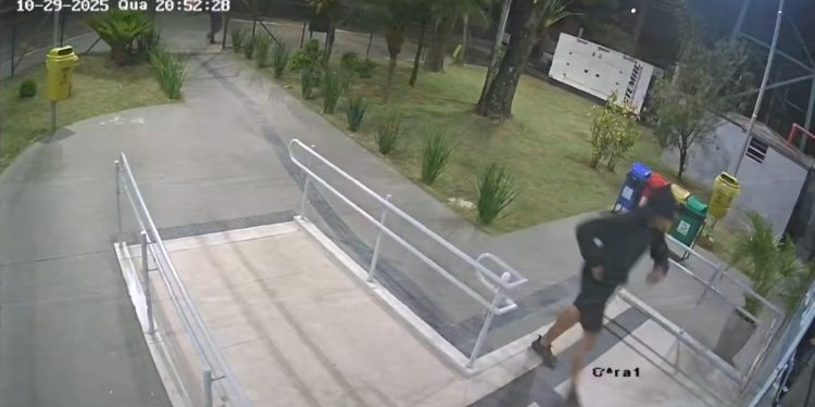 Homem é morto a tiros dentro de UPA em Volta Redonda