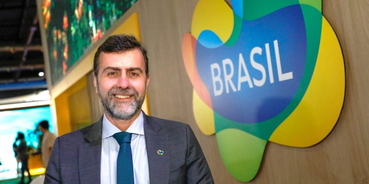 Brasil bate recorde histórico de receita com turismo internacional