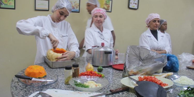 “Camarão na moranga” vence concurso de culinária regional da Nova UBM e Colégio SESI Barra Mansa