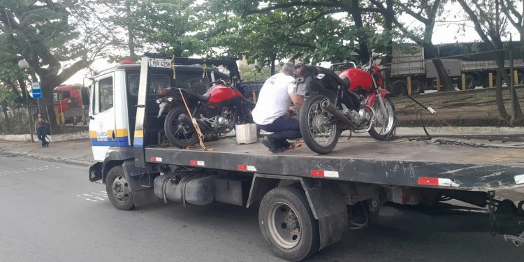 Guarda Municipal apreende motos sem placa e com irregularidades em Volta Redonda