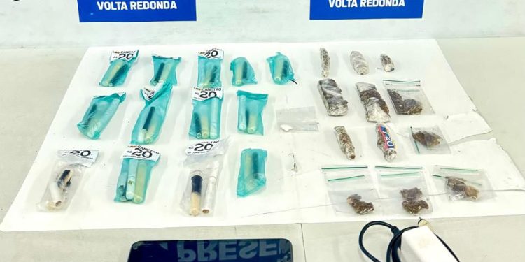 Homem é preso por tráfico durante ação do Segurança Presente em Volta Redonda