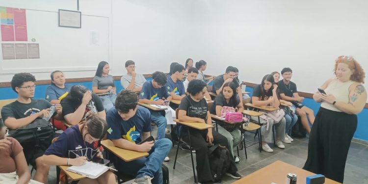 Pré-Vestibular Cidadão encerra aulões e prepara alunos para o 2º dia do Enem