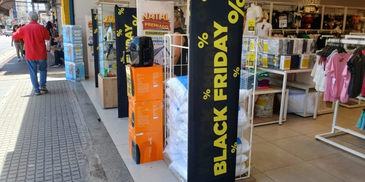 Procon de Barra Mansa intensifica orientações para evitar golpes e falsas promoções na Black Friday