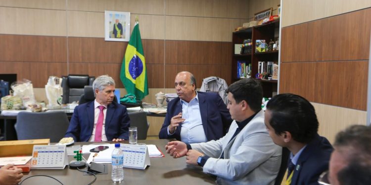 Pezão busca em Brasília apoio federal para ampliar investimentos em Piraí