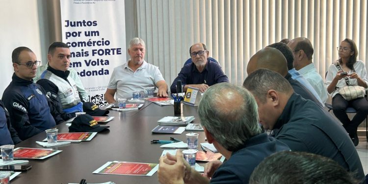 Comércio de Volta Redonda terá horário especial e reforço na segurança no fim de ano