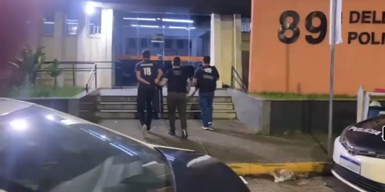 Homem é preso em flagrante por agredir esposa em Resende