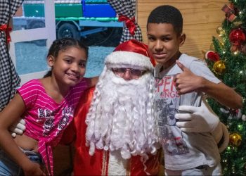 Ipiabas inaugura decoração de Natal e atrai moradores e turistas