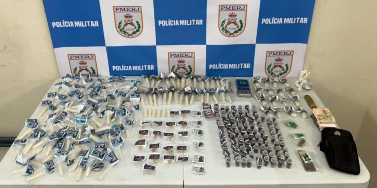 Dois adolescentes são apreendidos por tráfico de drogas em Volta Redonda