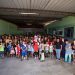 Papai Noel visita crianças com autismo atendidas pelo projeto Laço Azul em Volta Redonda