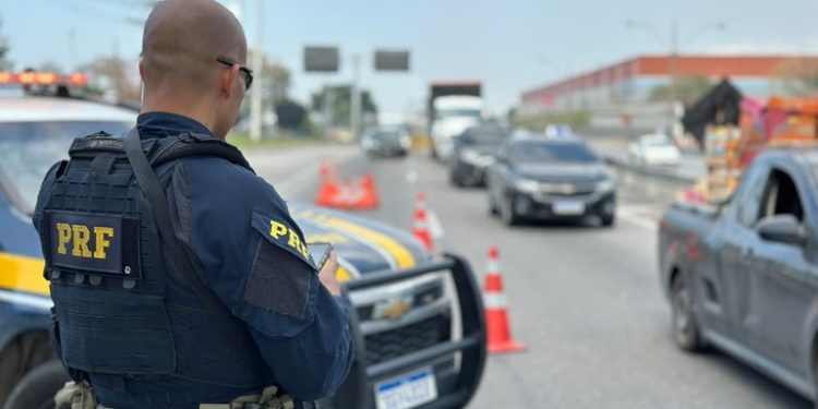 PRF inicia Operação Natal nas rodovias federais do Rio nesta terça-feira